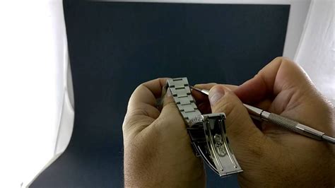 how to take off rolex band